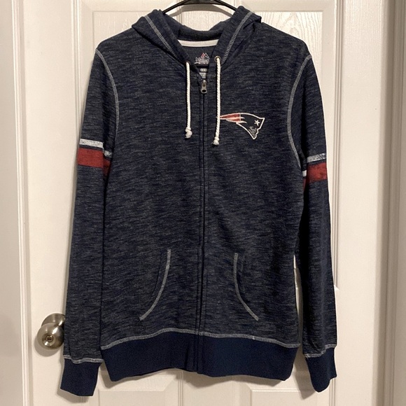 EUC Woman’s Zip Up Hooded Patriots Sweatshirt - Picture 1 of 8